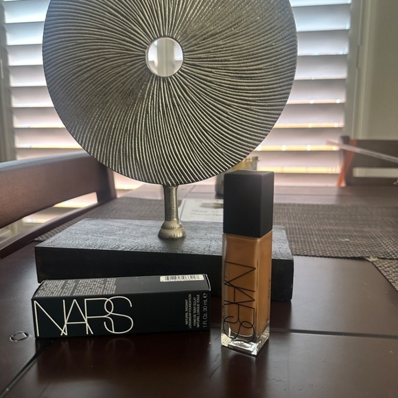 NARS Natural Radiant Longwear Full Coverage Foundation Huahine - Picture 4 of 6